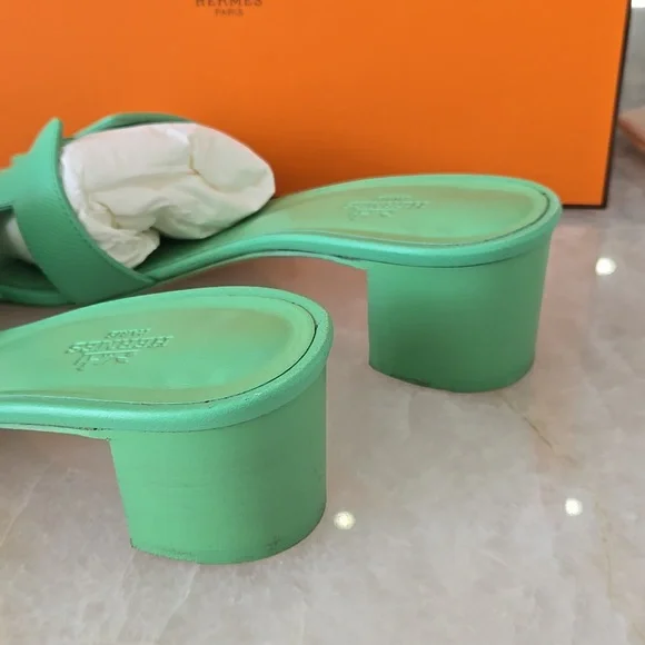 Hermes Women's Oasis Sandals Leather Size 9/ 39 With Box - Picture 4 of 7